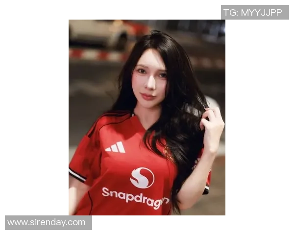 足球明星福清女友最新照片曝光引发热议网友纷纷点赞评论不断